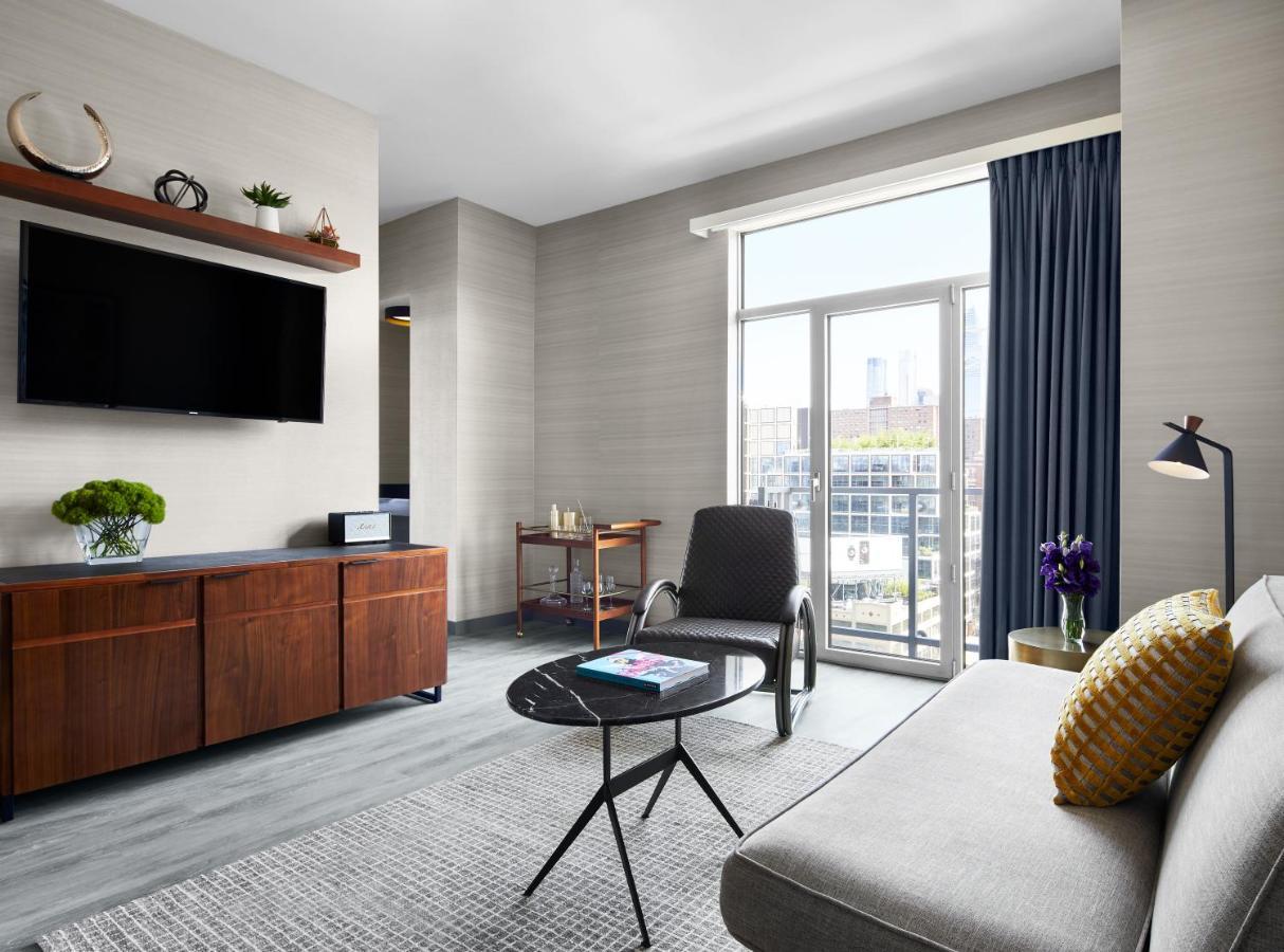 Gansevoort Meatpacking Hotel Nova Iorque Exterior foto A living room at the Hotel Commonwealth