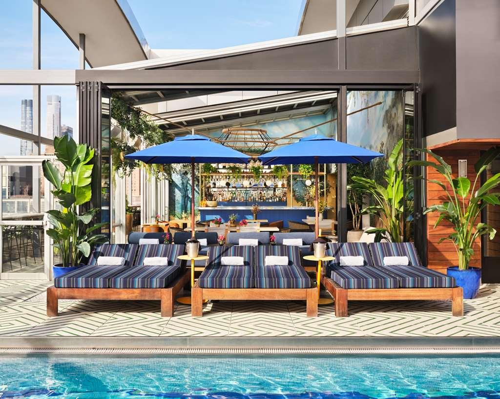 Gansevoort Meatpacking Hotel Nova Iorque Exterior foto The rooftop pool at the InterContinental Sydney