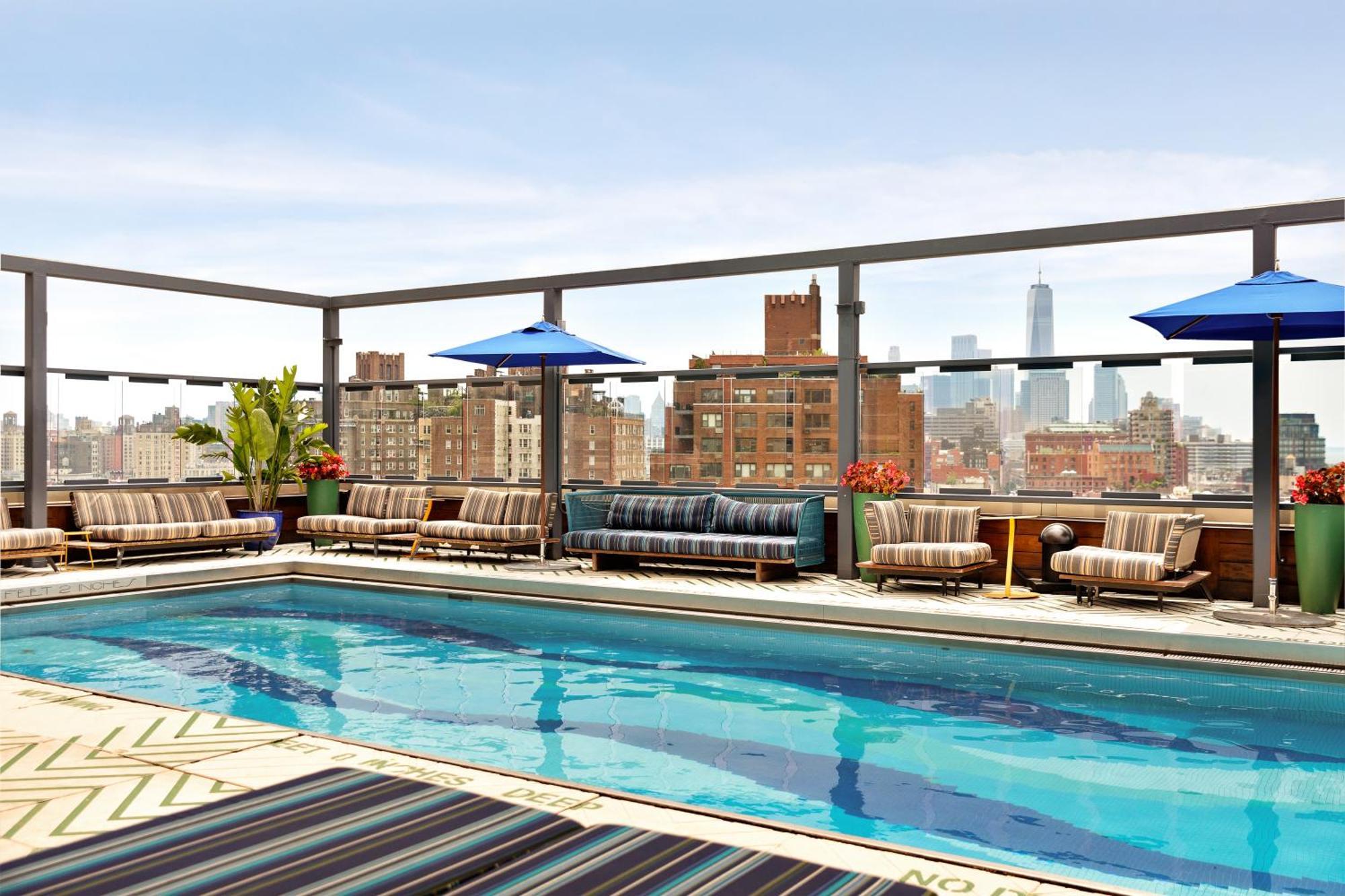 Gansevoort Meatpacking Hotel Nova Iorque Exterior foto Rooftop pool at the Standard East Village